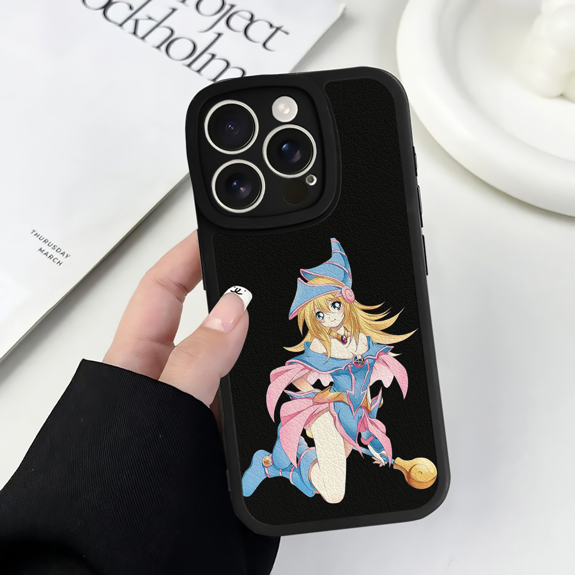 遊☆戯☆王 Yu-Gi-Oh! 【iPhone 16シリーズ対応】シリコンスマホケース（レザー調） 材質：シリコン